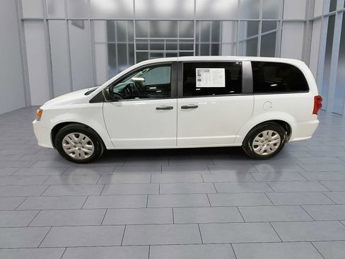 Used 2019 Dodge Grand Caravan SE w/ UConnect Hands-Free Group FWD image 5