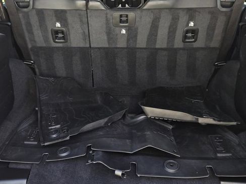 Used 2021 Jeep Wrangler Unlimited Rubicon w/ Safety Group AWD/4WD image 11