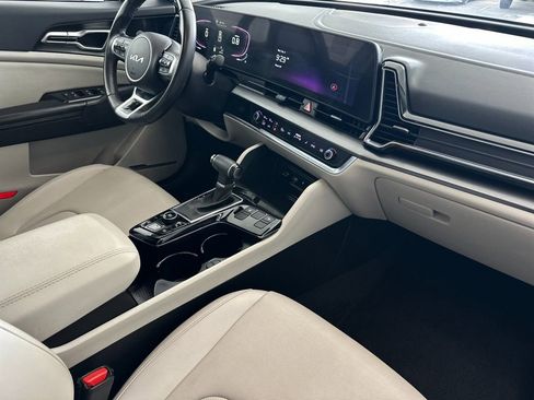 Used 2024 Kia Sportage EX image 15