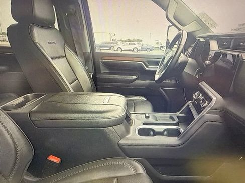 Used 2024 GMC Sierra 2500 Denali w/ Denali Reserve Package AWD/4WD image 11