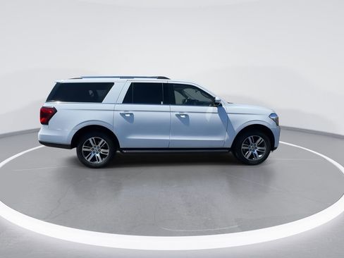Used 2024 Ford Expedition Max Limited AWD/4WD image 9