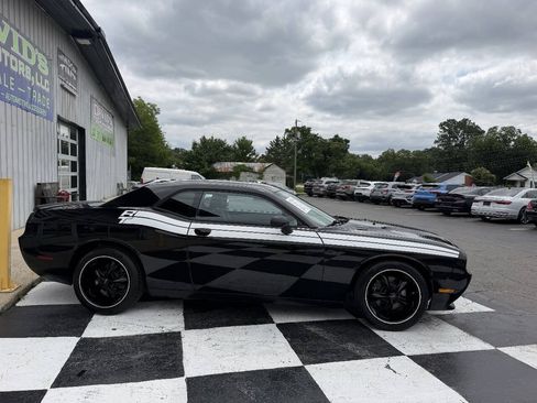 Used 2013 Dodge Challenger R/T w/ Sound Group II RWD image 4