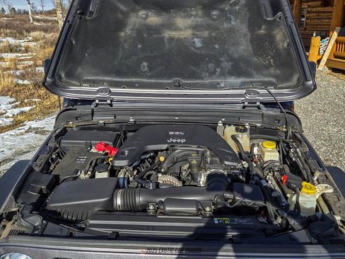 Used 2019 Jeep Wrangler Unlimited Sport S image 16