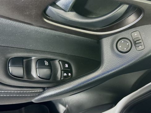 Used 2020 Nissan Rogue Sport S w/ Appearance Package FWD image 23