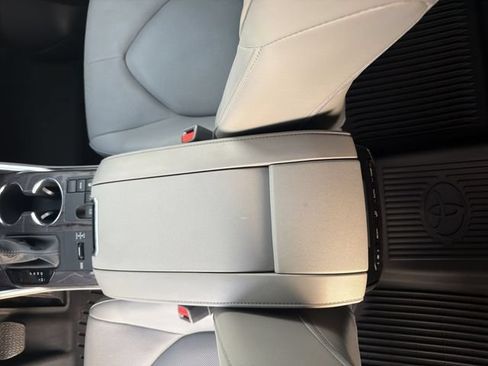Certified 2025 Toyota Highlander Limited FWD image 25