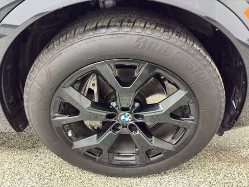 Used 2023 BMW X7 xDrive40i w/ Premium Package image 15