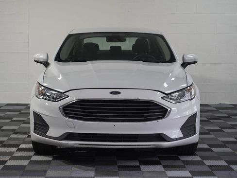 Used 2020 Ford Fusion SE FWD image 9
