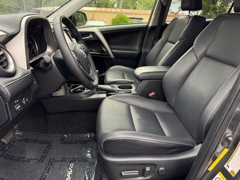 Used 2018 Toyota RAV4 Limited FWD image 12