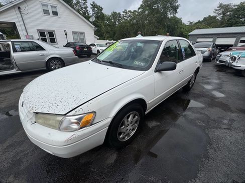 Used 1998 Toyota Camry XLE w/ Leather Pwr Seat Pkg image 4