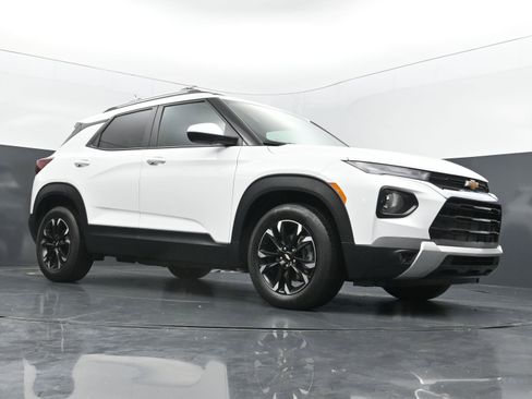 Used 2023 Chevrolet TrailBlazer LT FWD image 40