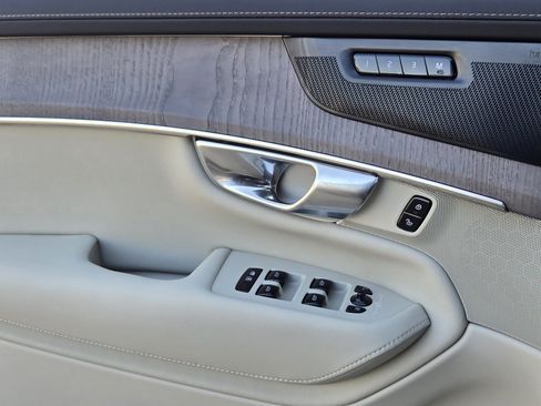 New 2026 Volvo XC90 B6 Ultra image 25