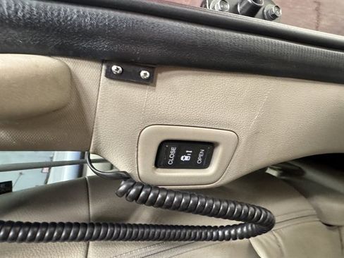 Used 2011 Honda Odyssey Touring Elite image 18