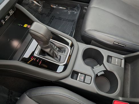 Certified 2025 Subaru Forester Limited image 33