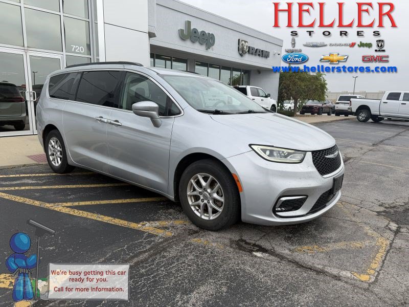 Used 2022 Chrysler Pacifica Touring-L FWD image 1