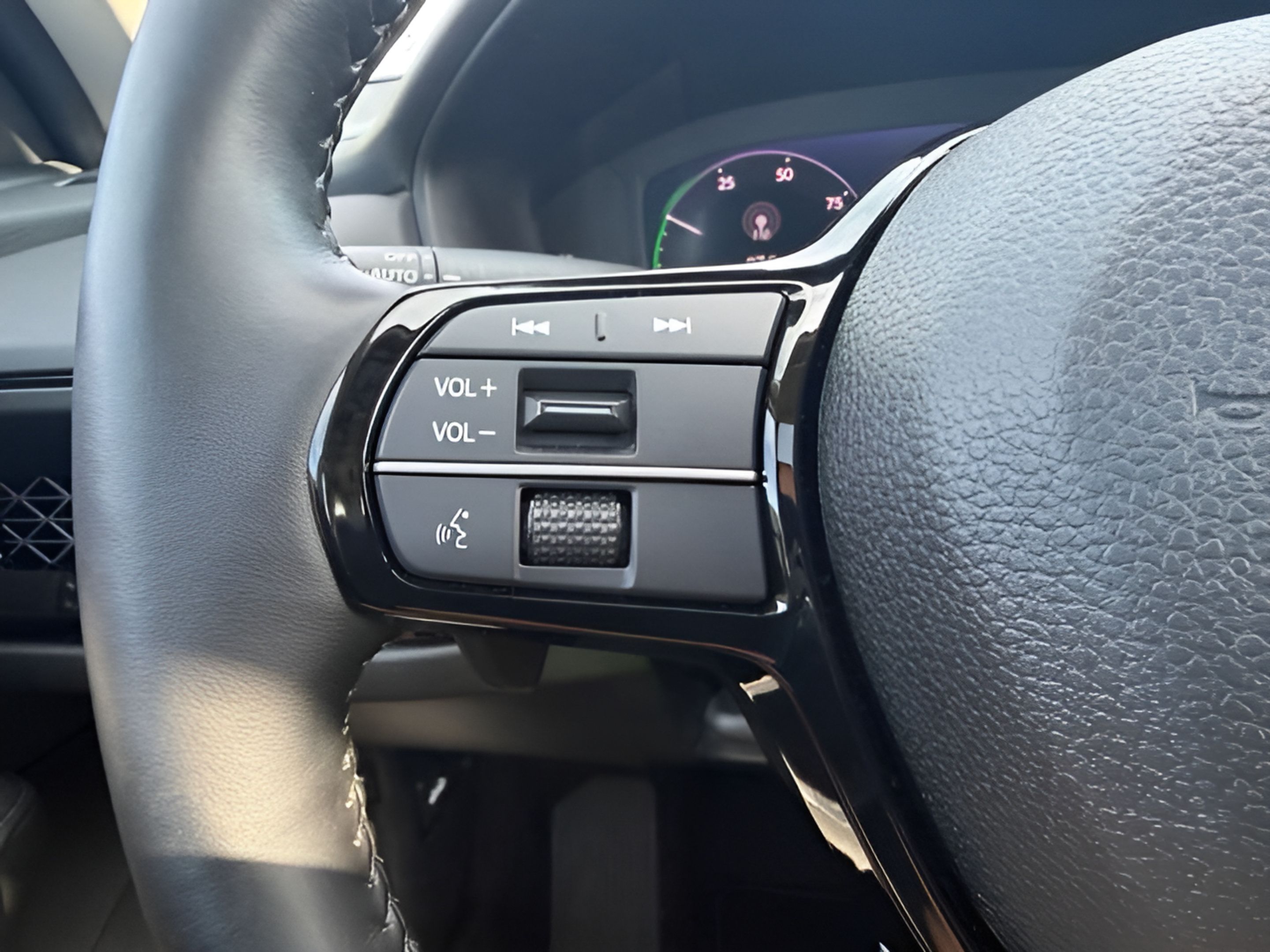 Used 2025 Honda Accord Touring image 13