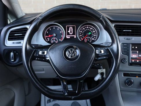 Used 2016 Volkswagen Golf S image 29