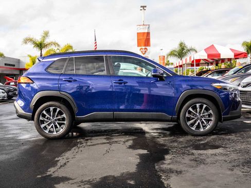 Certified 2022 Toyota Corolla Cross XLE image 11