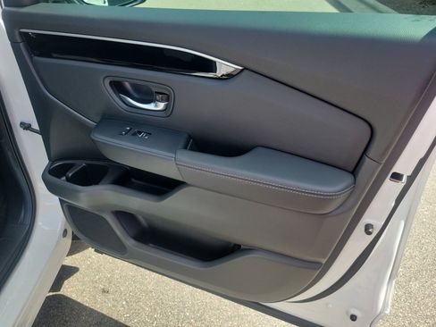 Used 2025 Honda Pilot Touring image 31