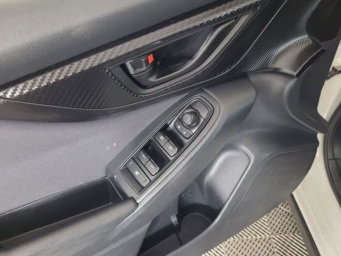 Used 2018 Subaru Crosstrek 2.0i Premium w/ Eyesight System image 16