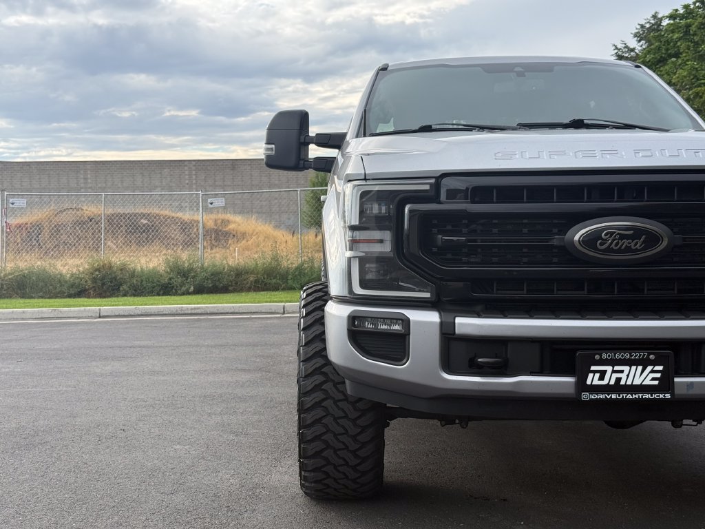 Used 2022 Ford F250 Lariat w/ Black Appearance Package AWD/4WD image 4