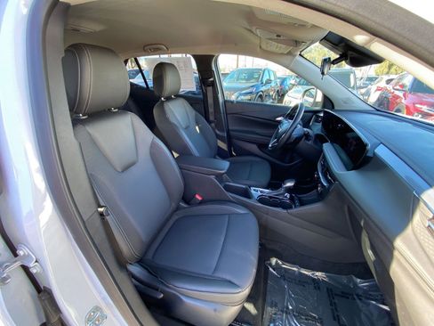 Used 2025 Buick Encore GX Preferred image 25