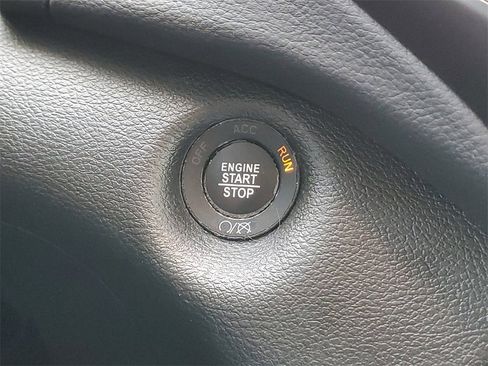 Used 2021 Jeep Cherokee Latitude Lux w/ Comfort/Convenience Group image 30