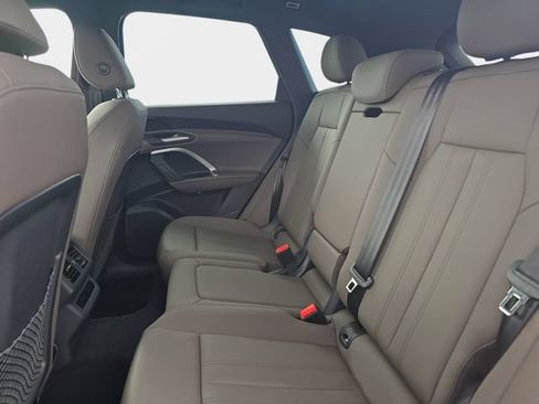 Used 2025 Audi Q5 Premium w/ Convenience Package AWD/4WD image 17