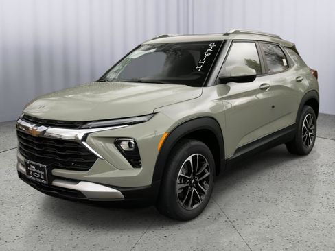 New 2026 Chevrolet TrailBlazer LT w/ Convenience Package AWD/4WD image 3
