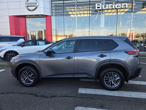 Used 2023 Nissan Rogue S image 11