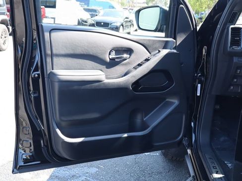 Used 2023 Nissan Frontier SV w/ Midnight Edition Package RWD image 19
