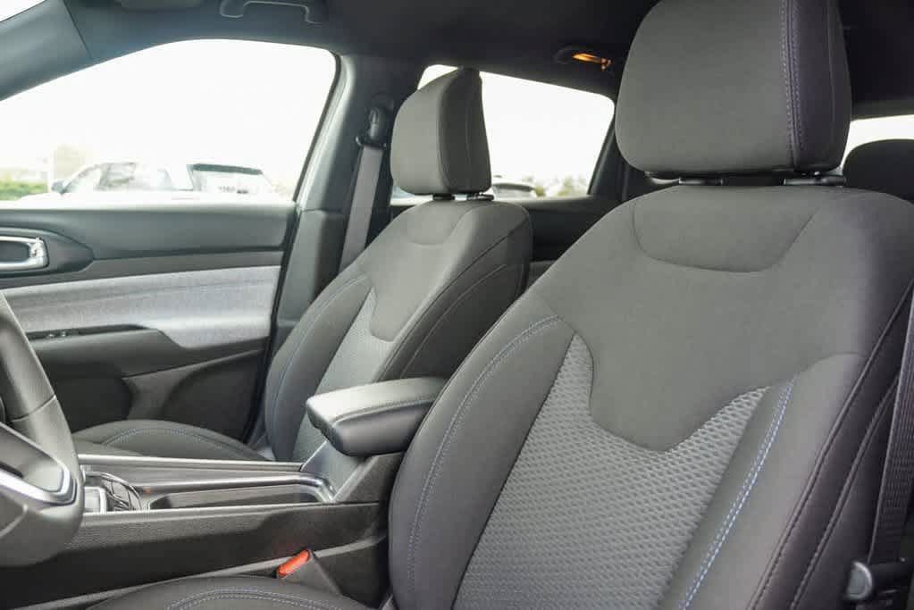 Used 2025 Jeep Compass Sport AWD/4WD image 42