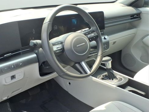 Used 2025 Hyundai Kona SEL AWD/4WD image 7