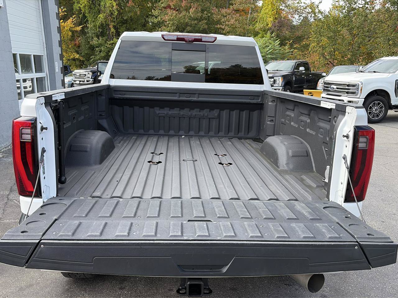 Used 2024 GMC Sierra 2500 Denali Ultimate AWD/4WD image 8