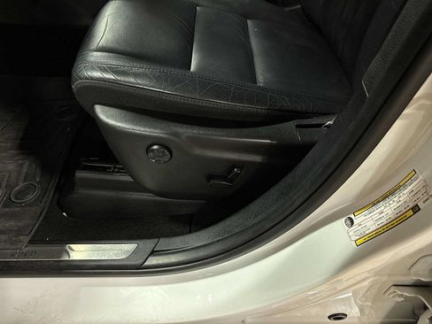 Used 2019 Jeep Grand Cherokee Limited AWD/4WD image 24