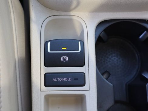 Used 2011 Volkswagen Tiguan S AWD/4WD image 18