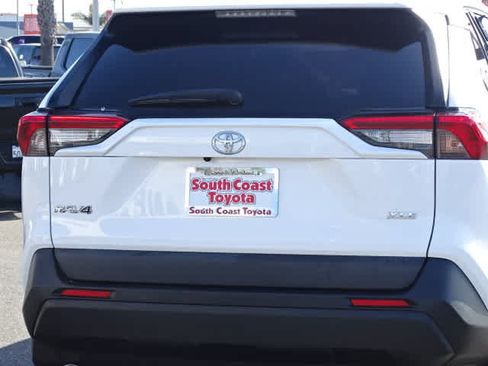 Certified 2022 Toyota RAV4 XLE w/ Convenience Package FWD image 14