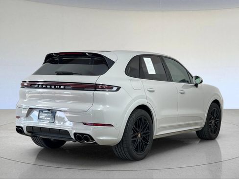 Certified 2026 Porsche Cayenne S AWD/4WD image 8