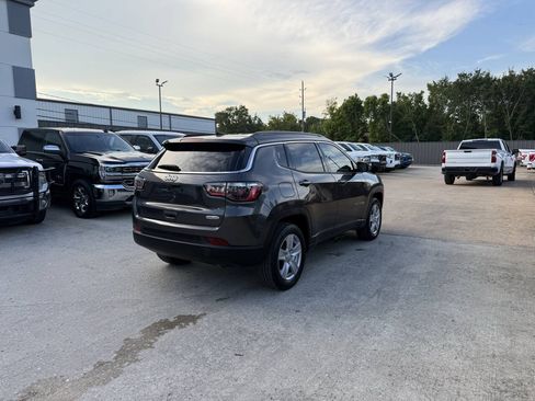 Used 2022 Jeep Compass Latitude AWD/4WD image 5