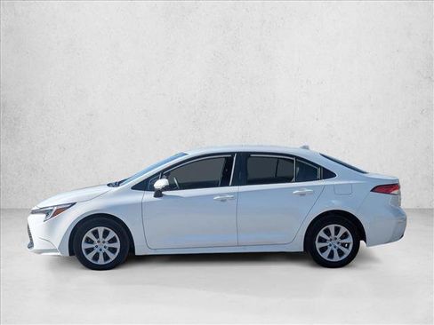 Used 2026 Toyota Corolla LE FWD image 7