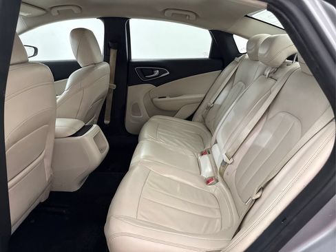 Used 2017 Chrysler 200 Limited Platinum FWD image 15