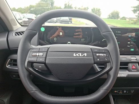 New 2025 Kia K4 EX image 13