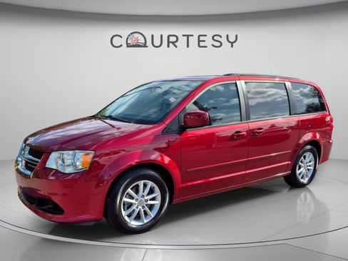 Used 2016 Dodge Grand Caravan SXT FWD image 1