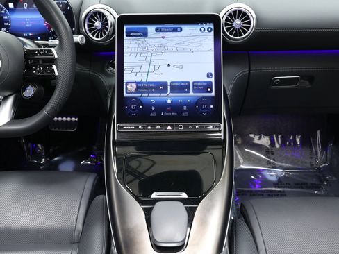 Used 2023 Mercedes-Benz SL 43 AMG w/ Driver Assistance Package image 32