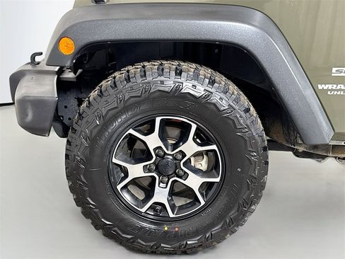 Used 2015 Jeep Wrangler Unlimited Sport w/ Connectivity Group image 27