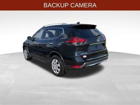 Used 2017 Nissan Rogue S w/ S Appearance Package AWD/4WD image 5