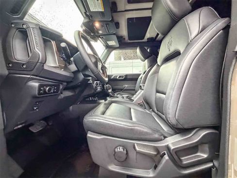 New 2025 Ford Bronco Badlands image 16