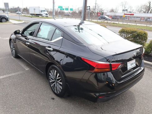 Certified 2025 Nissan Altima 2.5 SV image 8