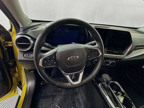 Used 2024 Chevrolet Trax ACTIV w/ Sunroof Package image 16