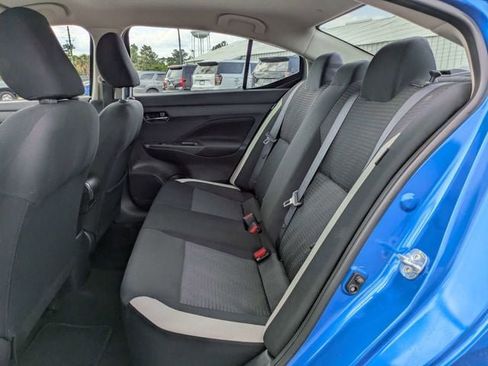 Used 2022 Nissan Versa SV FWD image 13