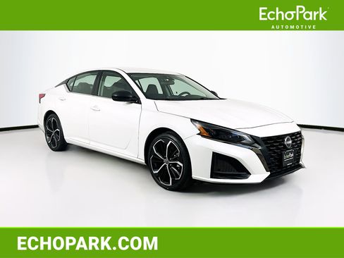 Used 2024 Nissan Altima 2.5 SR image 1